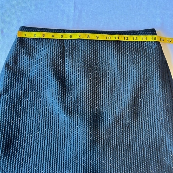 Madewell textured fabric mini skirt with gold metallic stitching details - Picture 5 of 10